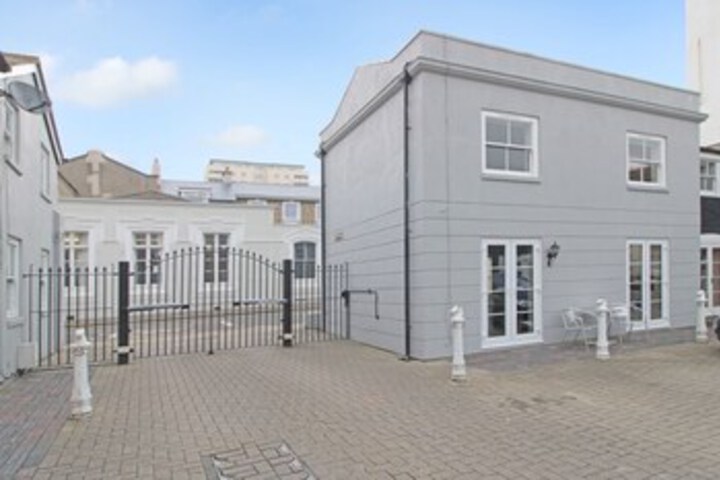 Brighton Getaways Beach Lodge House