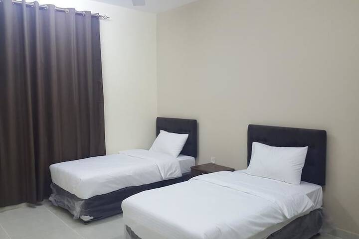 Room 5 of 12