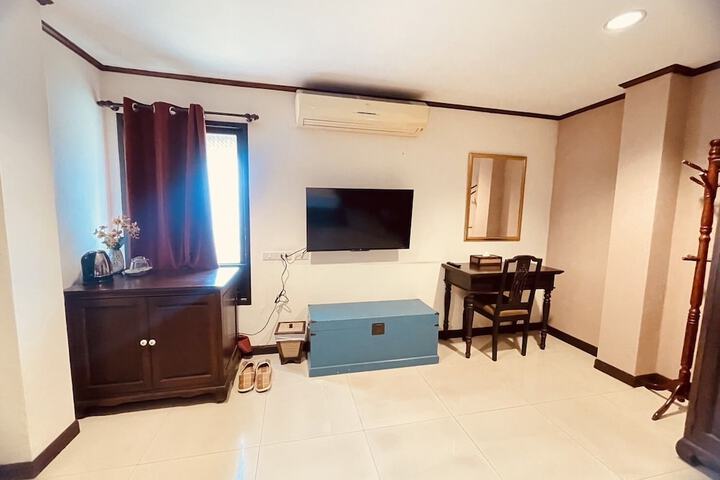 Room 8 of 37