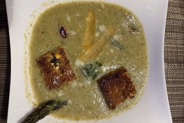 Dining 4 of 38