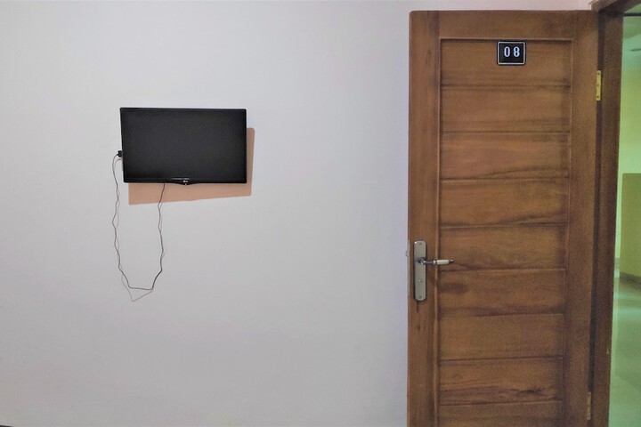 Room 27 of 46