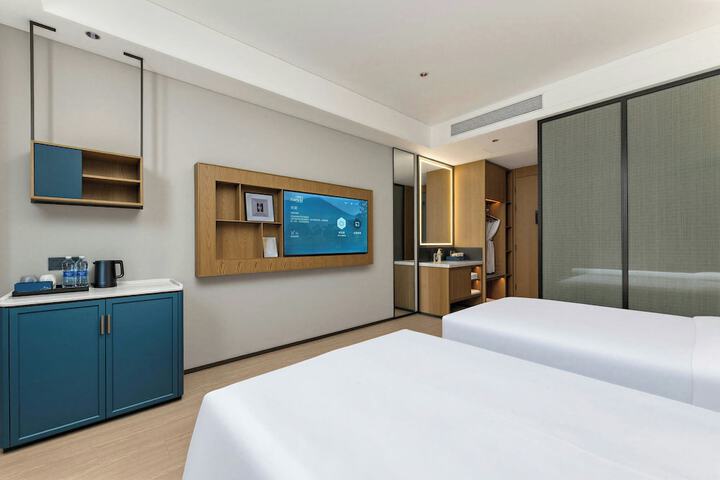 Room 3 of 17
