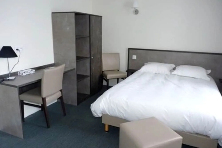Room 2 of 14