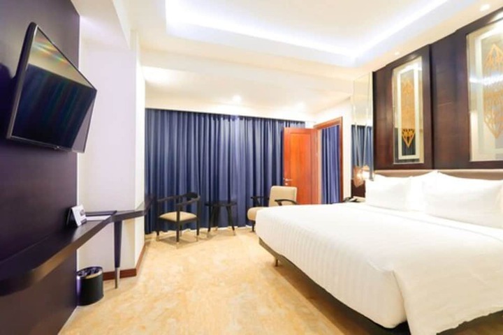Room 9 of 51