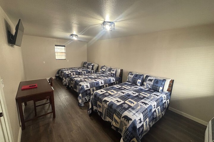 Room 17 of 37