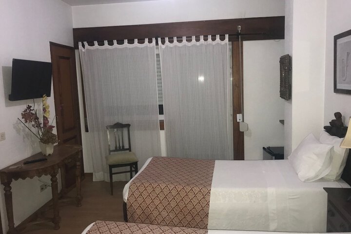 Room 32 of 98