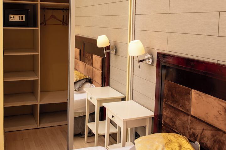 Room 15 of 39