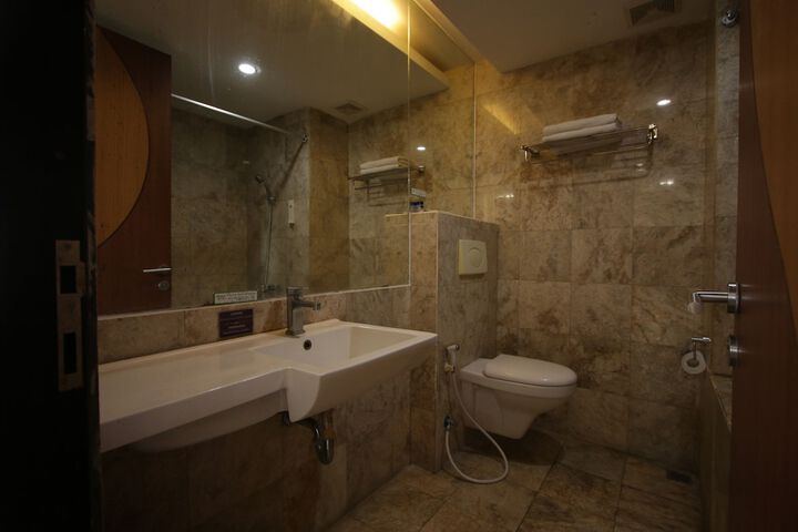 Room 20 of 35