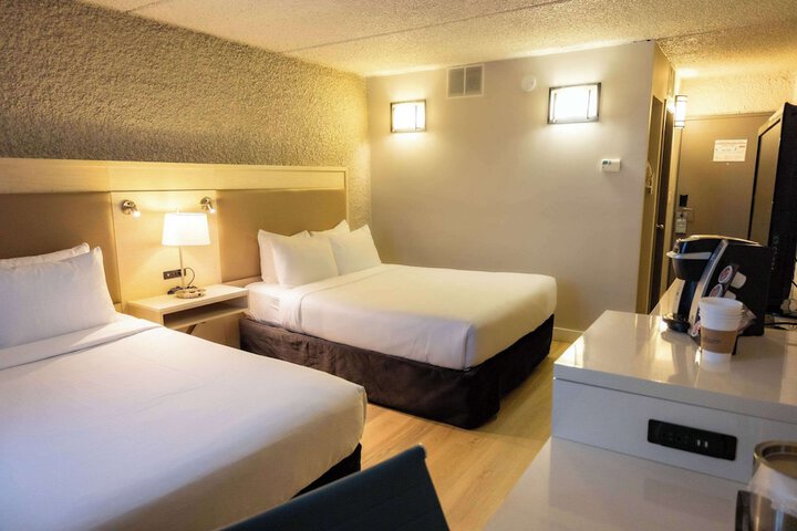Room 11 of 48