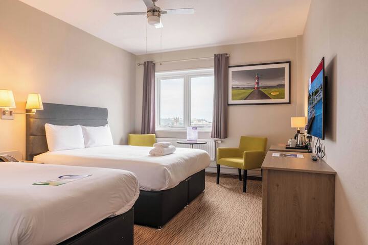 Room 44 of 108