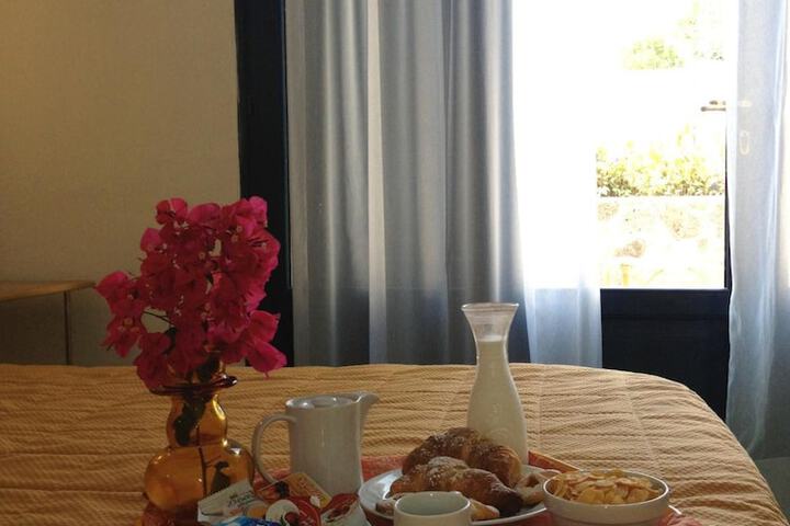 Room 4 of 40