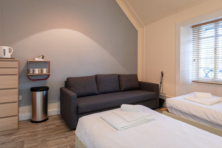 Room 18 of 35