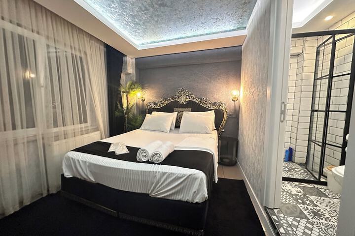 Room 5 of 66