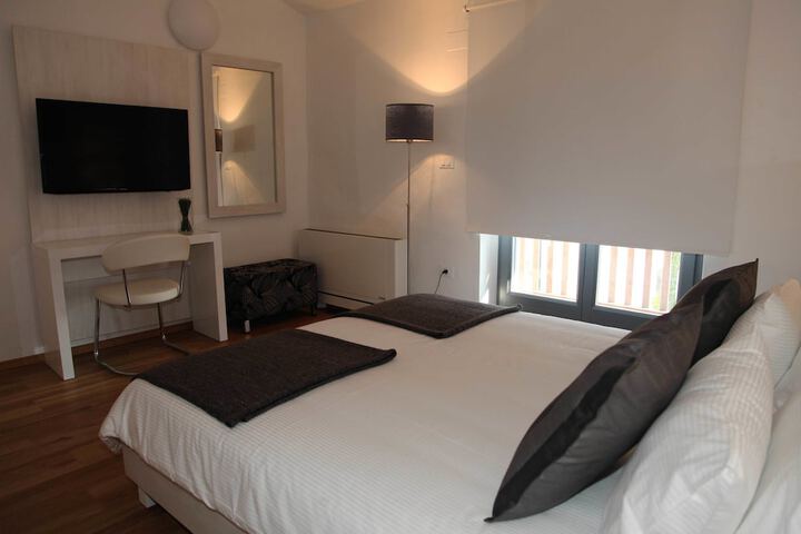 Room 8 of 41