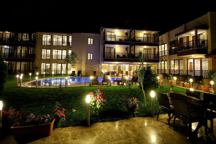 Hotel Exterior 48 of 50