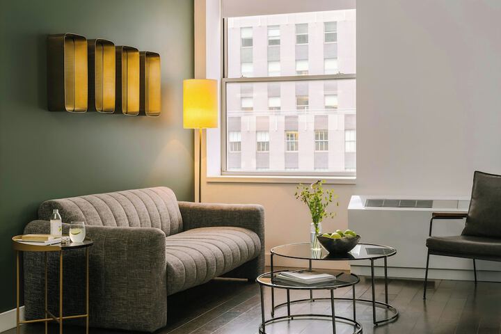 Room 32 of 51