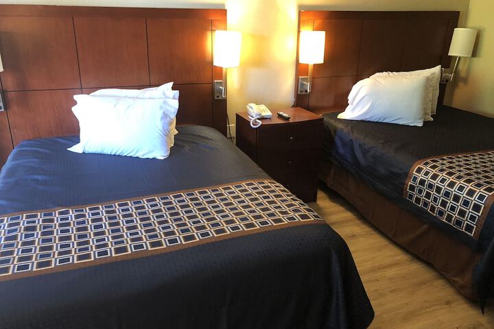 Room 5 of 17