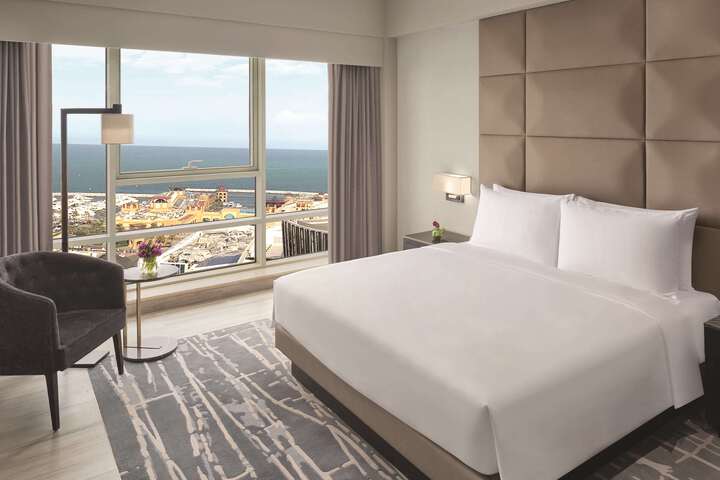 Suite 4 of 24