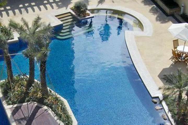 Hotel Pool