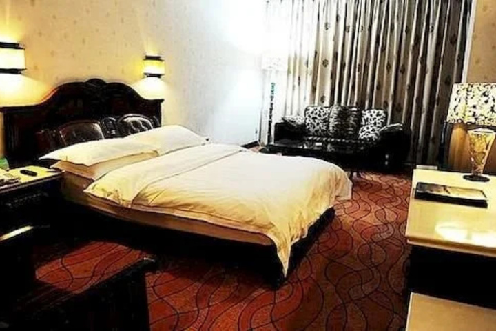 Room 2 of 19