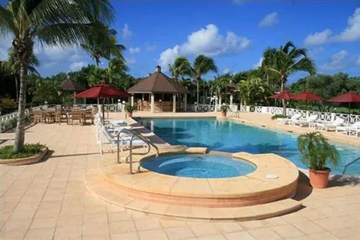 Pool Hotel