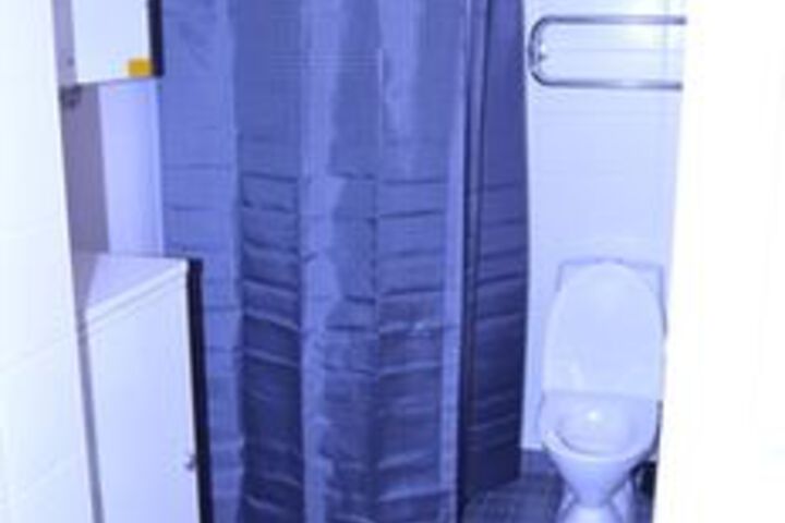 Room 4 of 12