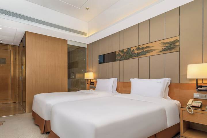 Room 30 of 141