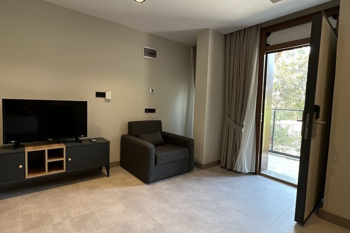 Room 6 of 61