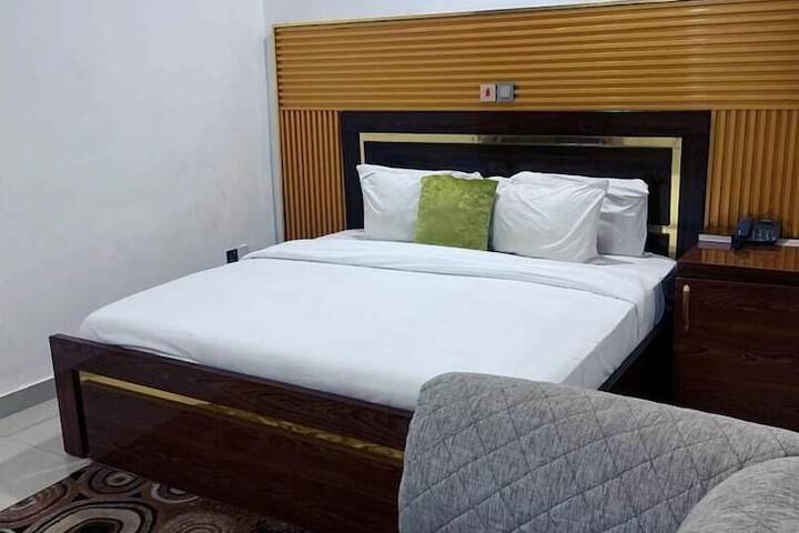 Room 8 of 24