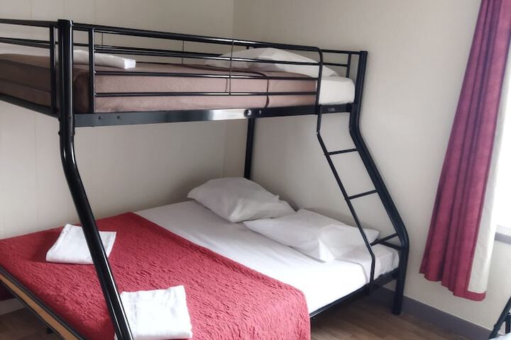 Room 3 of 7