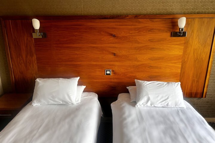 Room 12 of 22