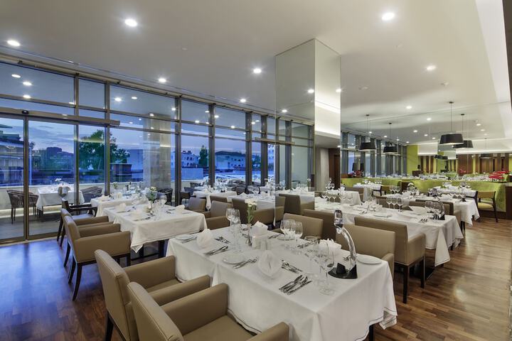 Dining 172 of 303