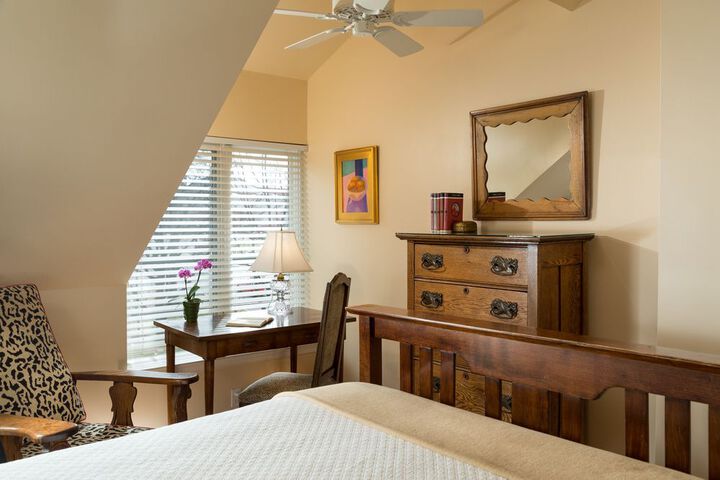 Room 17 of 40