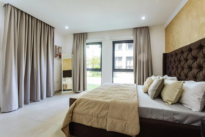 Room 3 of 9
