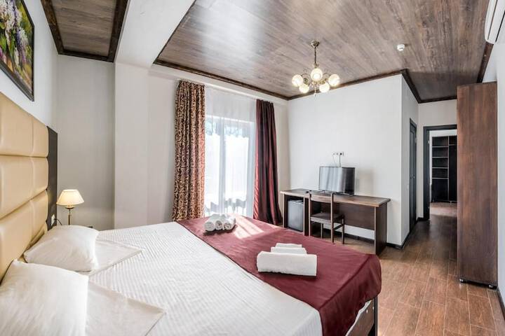 Room 10 of 47