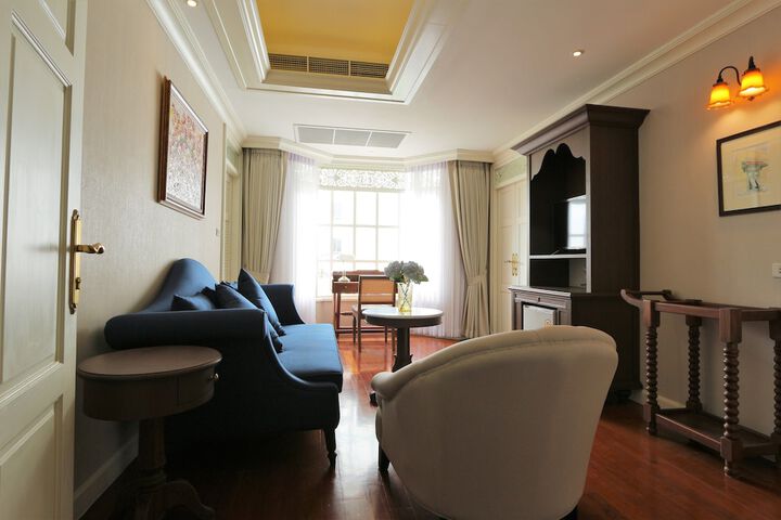 Room 33 of 81