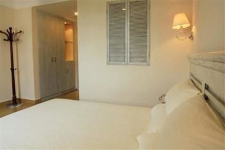 Room 7 of 17