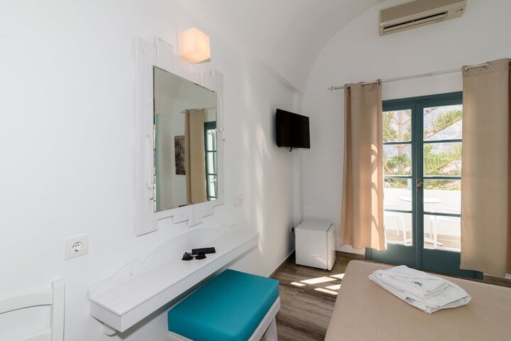 Room 10 of 42