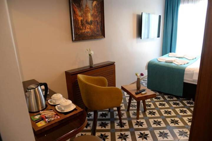 Room 34 of 76