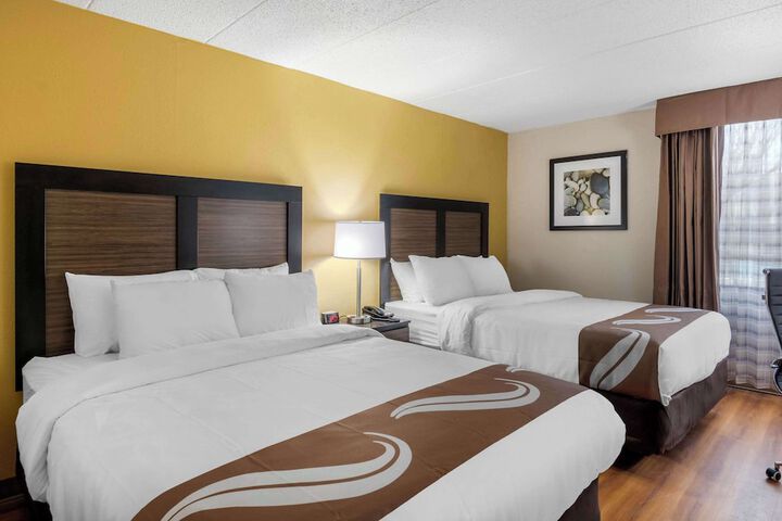 2 Queen Beds (4 of 17)
