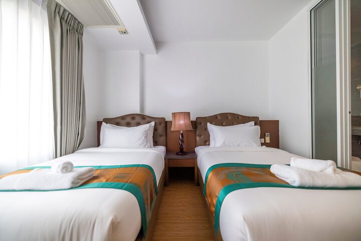Room 10 of 72