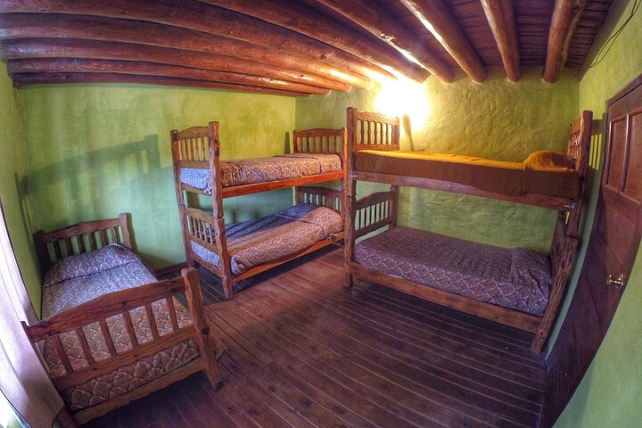 Room 4 of 10