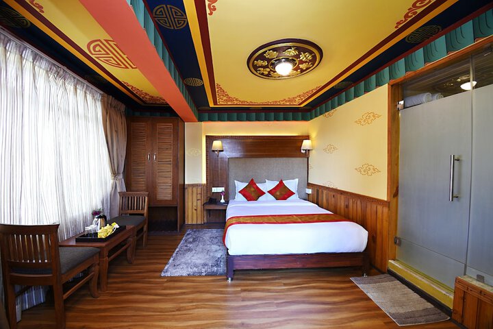 Room 93 of 339