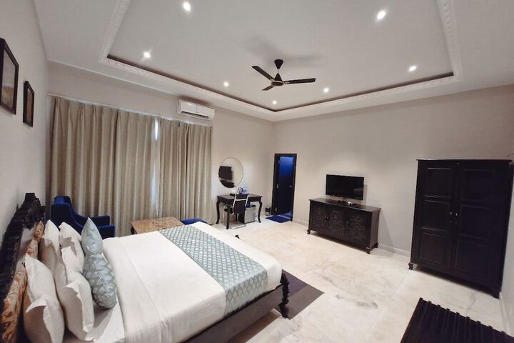 Room 16 of 30