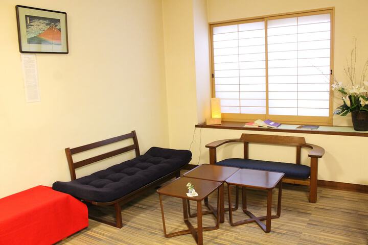 Guest Lobby