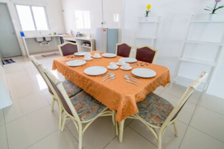Room 8 of 20