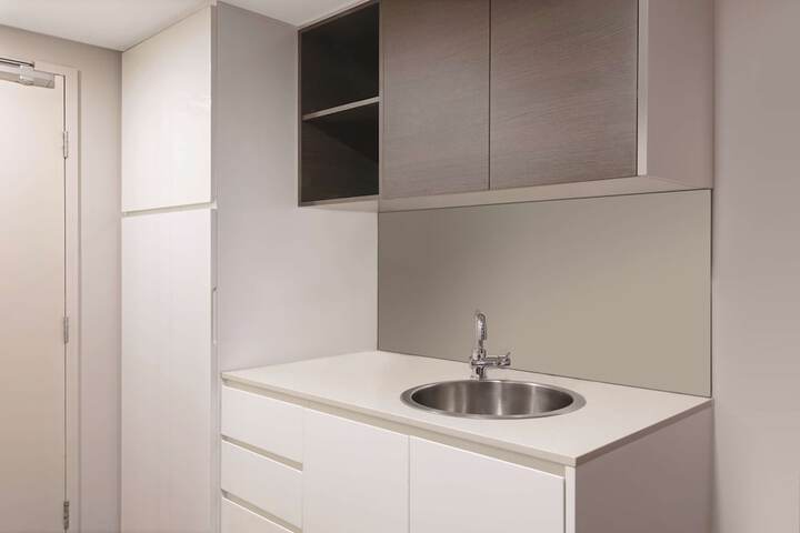 Room 12 of 48