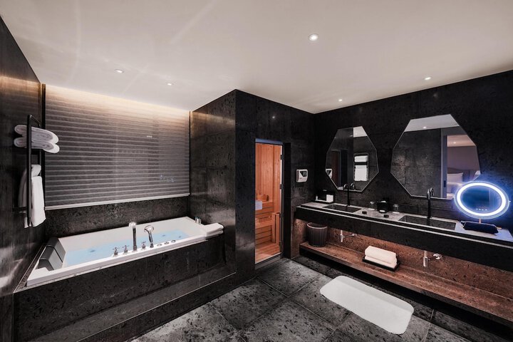 Room 65 of 225