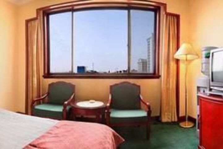 Room 7 of 27