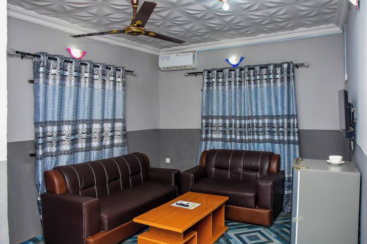 Room 7 of 10